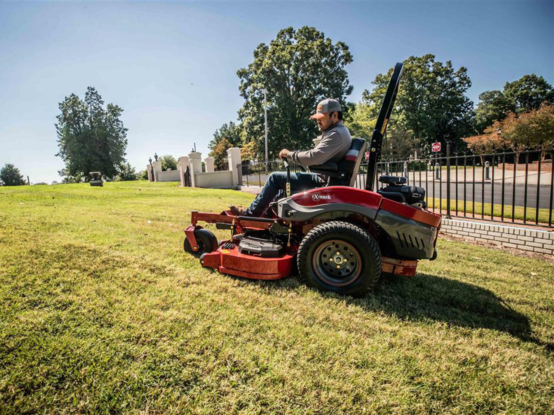 New 2025 Exmark Lazer Z X-Series 72 in. Kohler EFI 38 hp, Weston