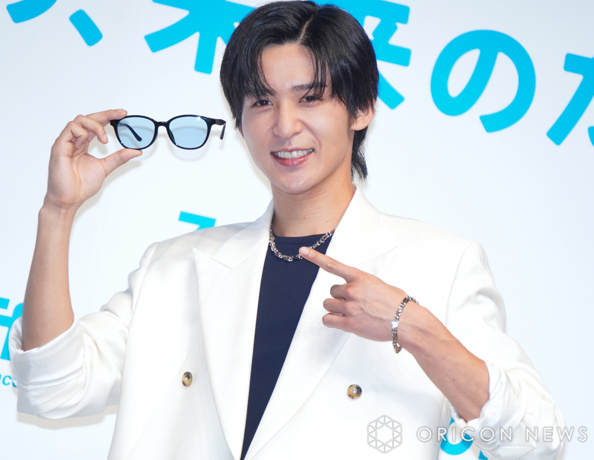 画像・写真 | 目黒蓮、サングラス選びに夢中 アドバイザーもうっとり