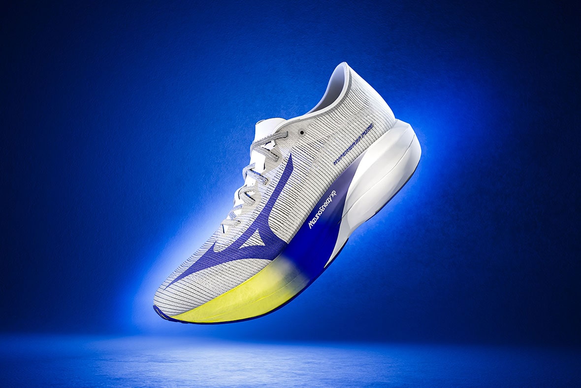 スピードレーシングシューズ「HYPERWARP」発売｜ミズノ株式会社