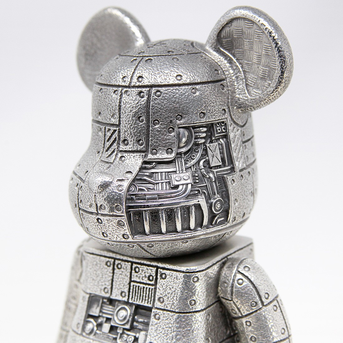 Medicom BE@RBRICK Royal Selangor Steampunk Iron Bright 400