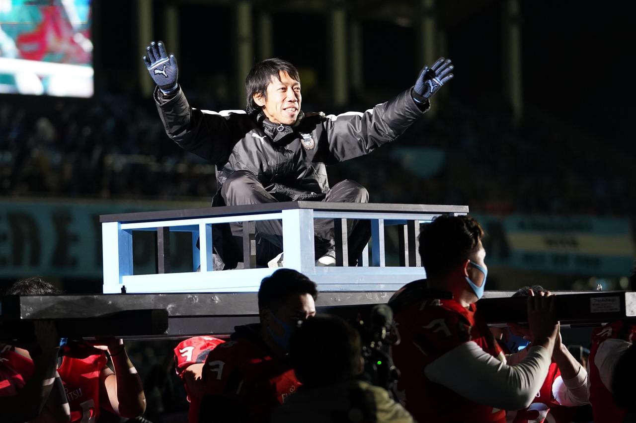 川崎F】中村憲剛よ、永遠に！ 引退セレモニーで絶叫「フロンターレ