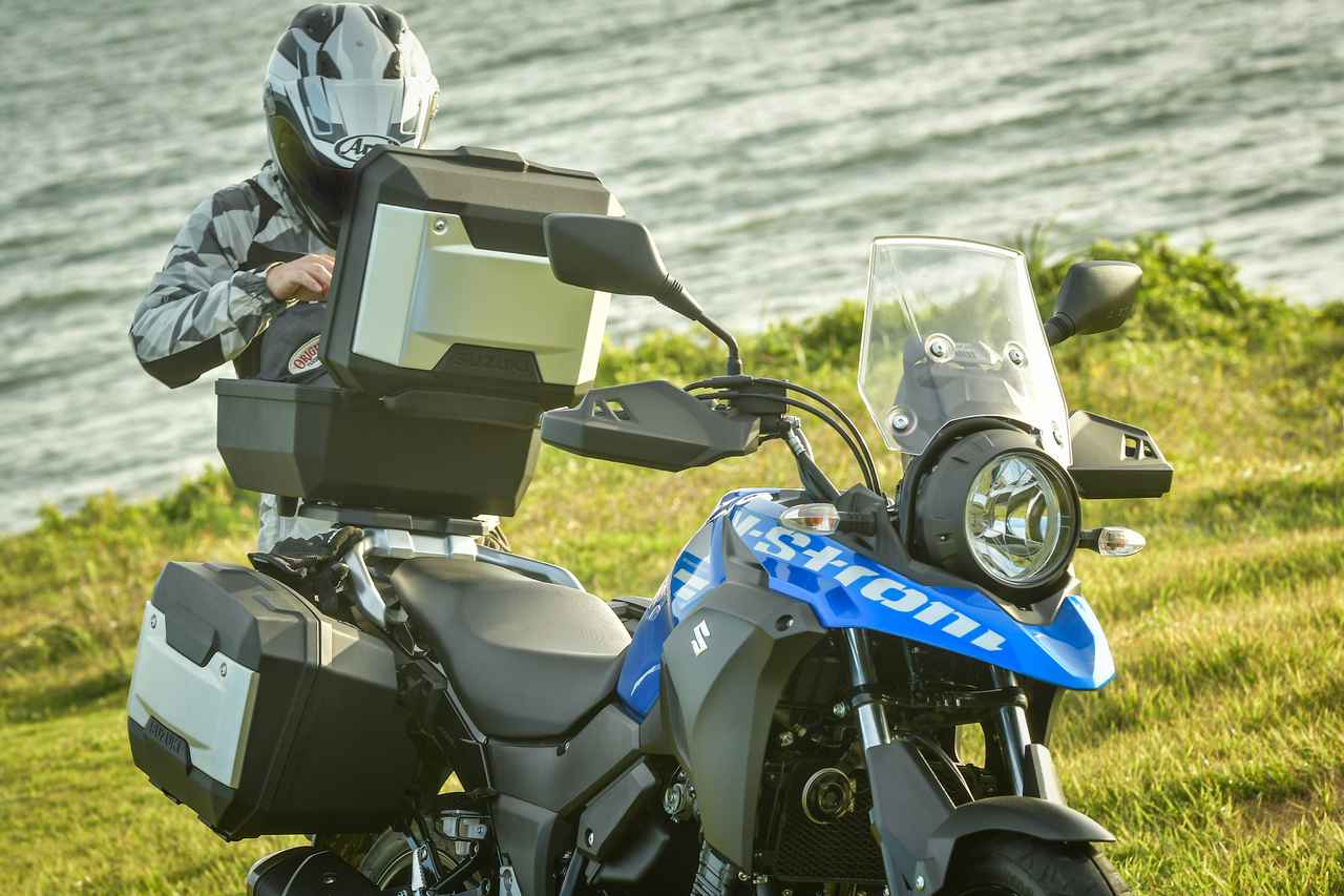 どれくらい使える？ 『Vストローム250』の純正パニアケースは“便利”と