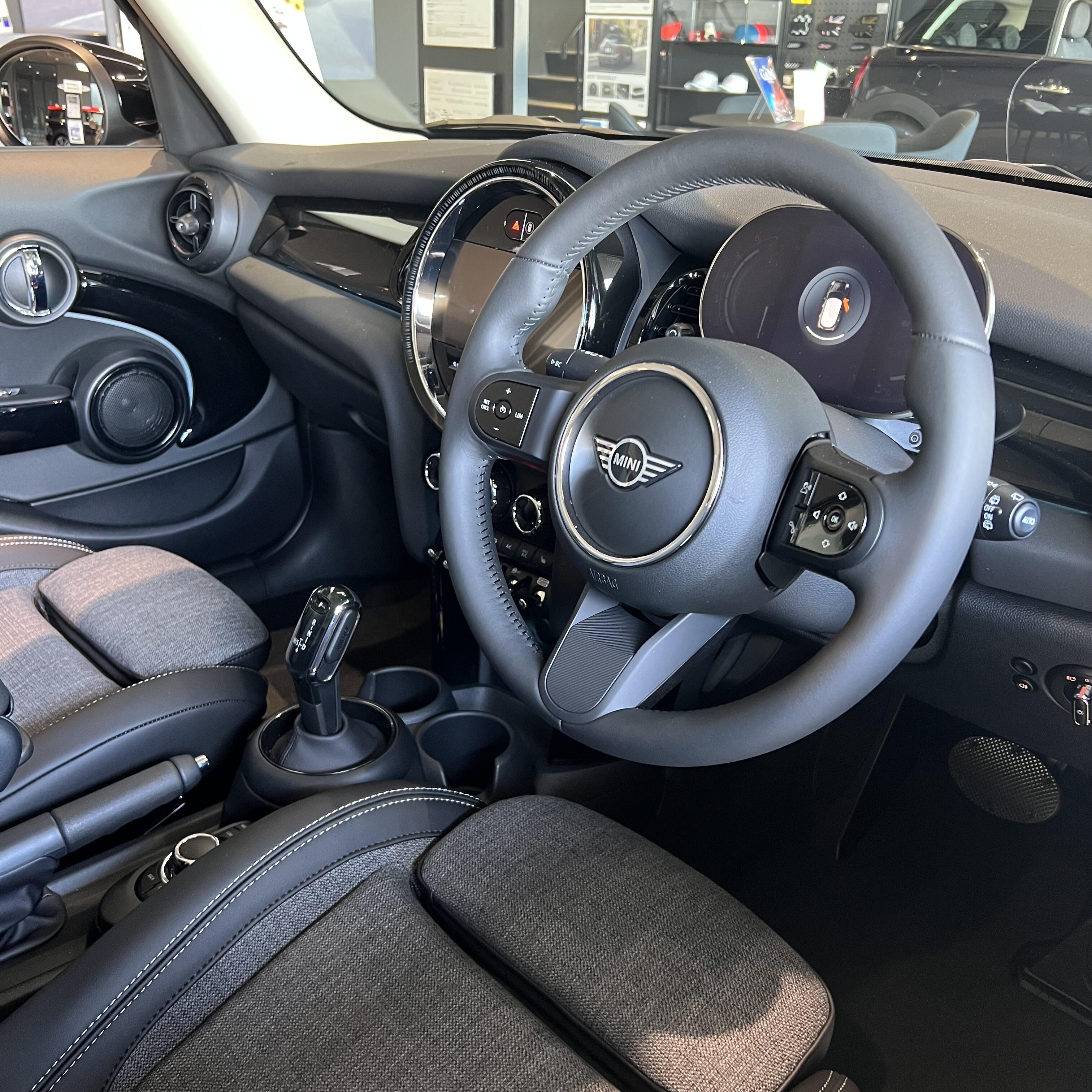 ミッドナイト・ブラックⅡ - MINI正規ディーラー MINI岡山/MINI 倉敷