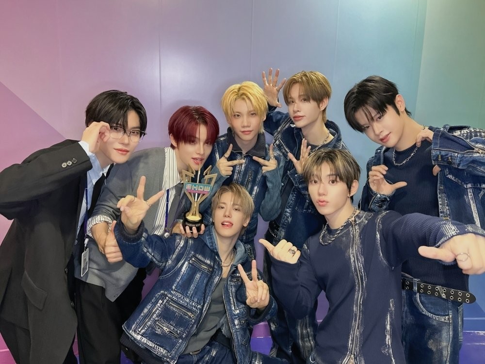 CLOSE YOUR EYES Earns Music-Show Win with 'X'—