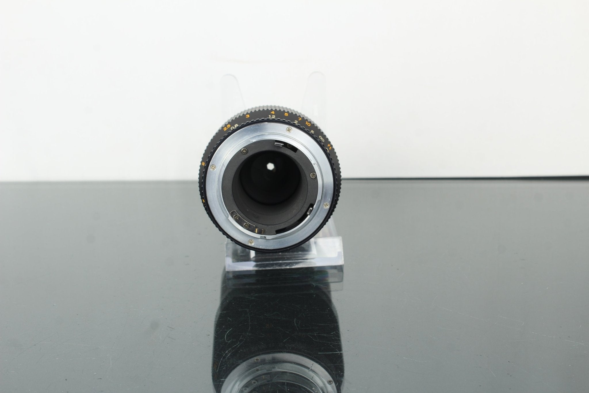 Yashica Lenses – Dutch|Thrift