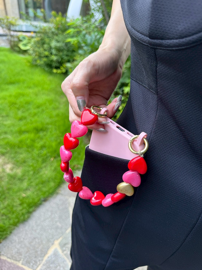 ELLE SHOP】パリ発のスマホアクセサリーで楽しむ夏ファッション'S