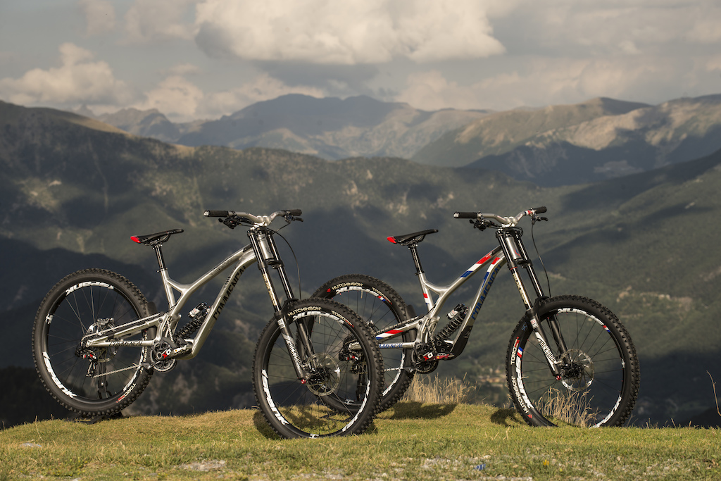 Commencal's Custom Supreme DH V4 - Val Di Sole World Champs 2016