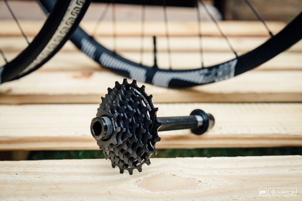 e thirteen LG1R カーボンホイール 27.5 7速スプロケット e thirteen