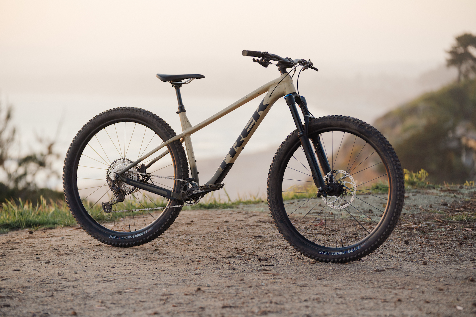 First Look: 2022 Trek Roscoe Hardtail - Pinkbike