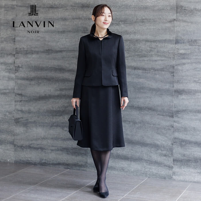 上質なジャカードに品格薫るアンサンブル 9号・ブラック｜東京