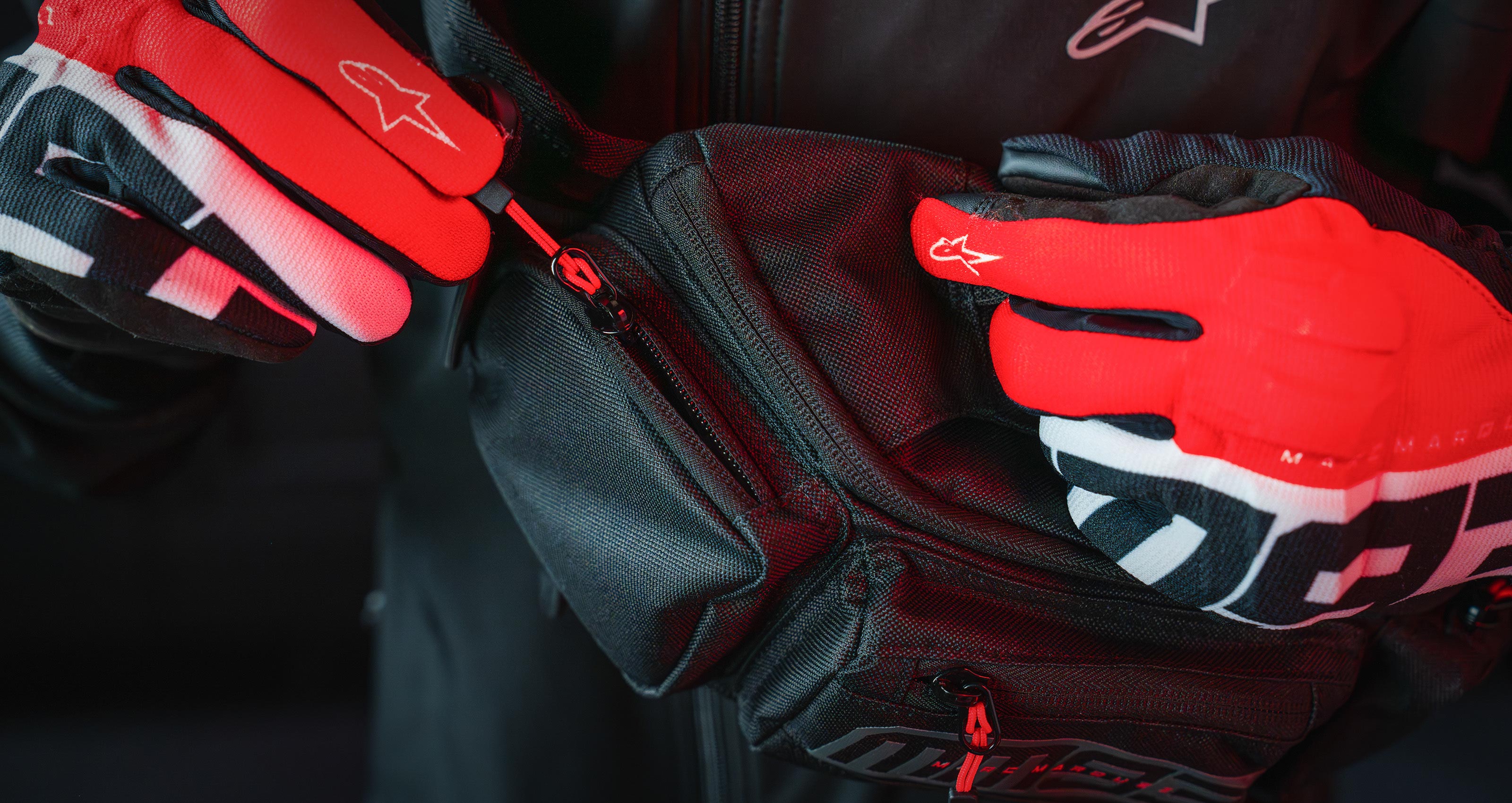 MM93 Waist Bag - Black Motorcycle Bag | Alpinestars®