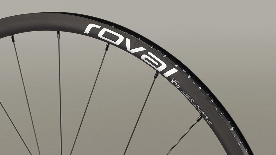 軽くてタフなアルミホイール「Roval Alpinist SLX」を発売