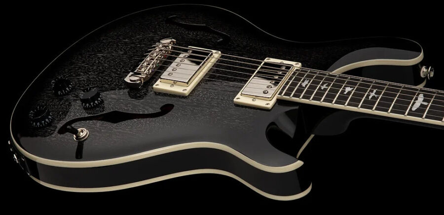 マグネチック+ピエゾのオールラウンドなホローボディ・ギターPRS SE