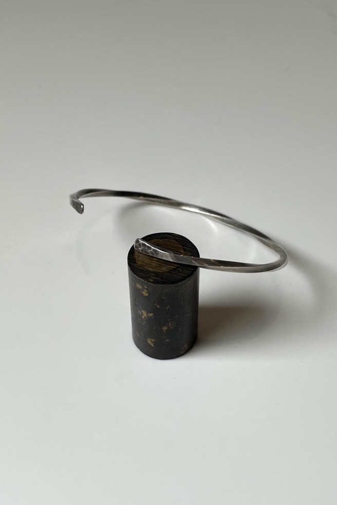 io-02-136-D. Twist Bangle. Ag950. Silver. iolom. « GULLAM グラム