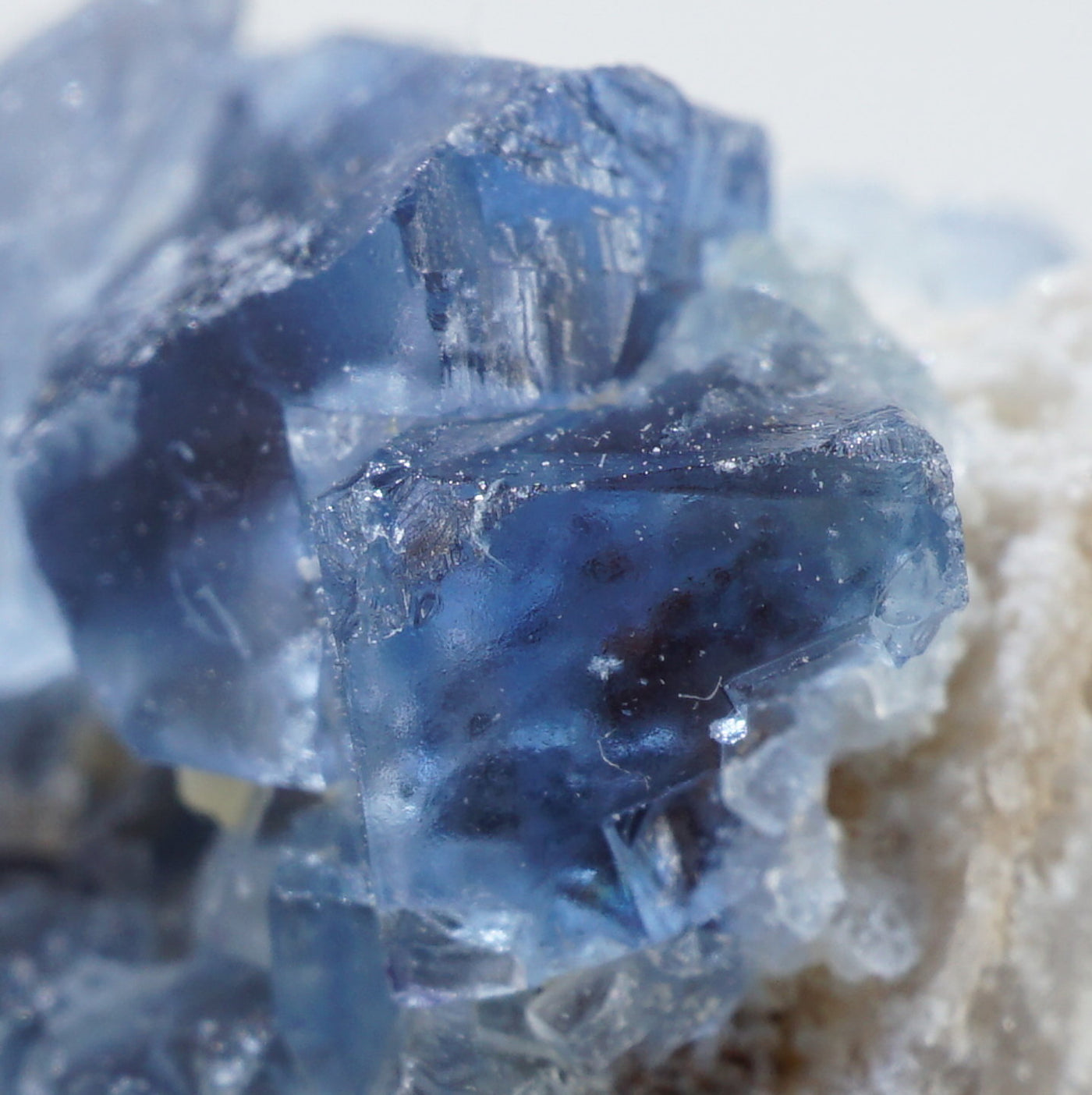 フランス La Barre(ラバール)産 フローライト – 天然石ハッピーギフト