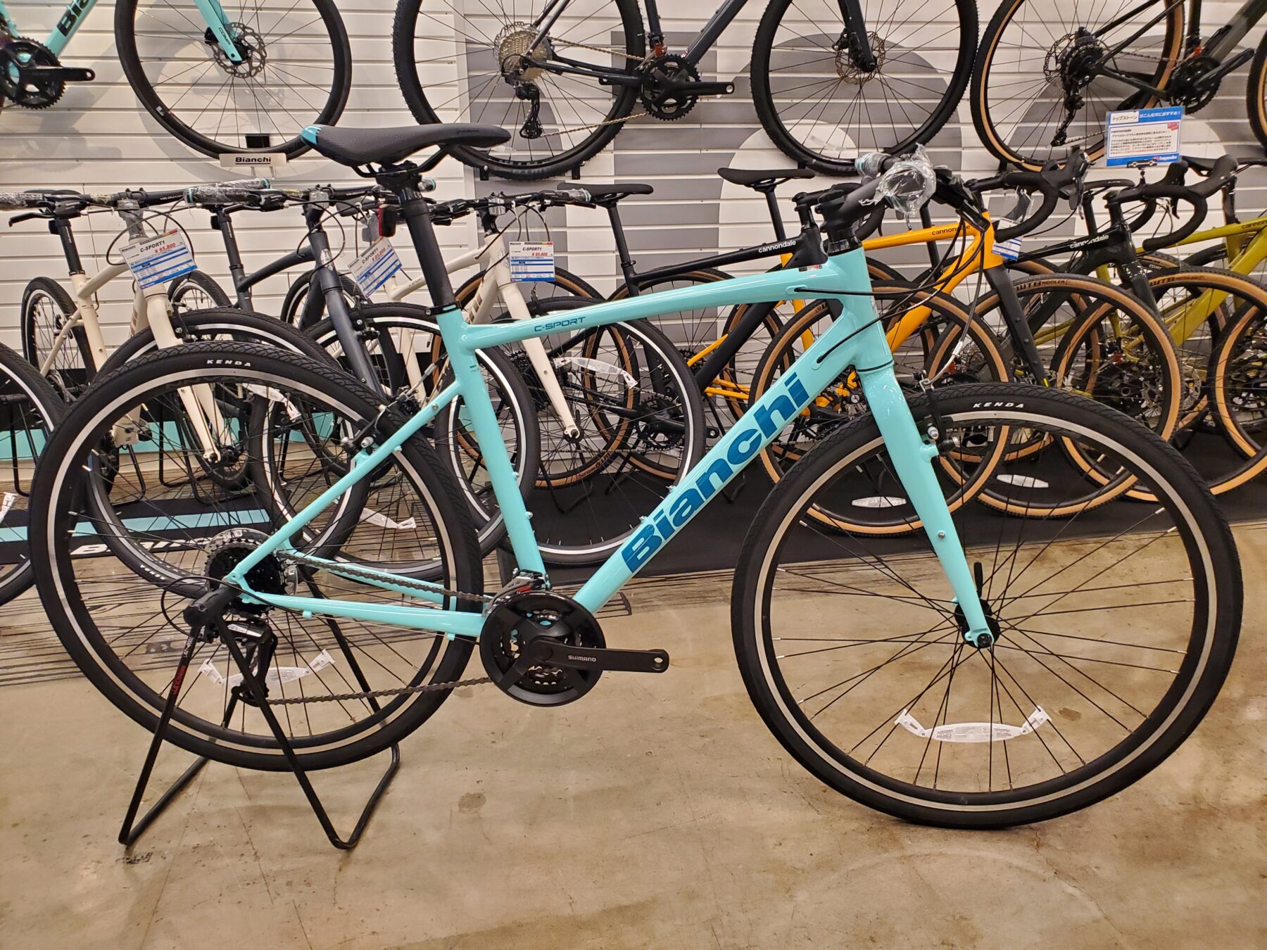 Bianchi クロスバイクモデルが各サイズ入荷してきております！｜バイク
