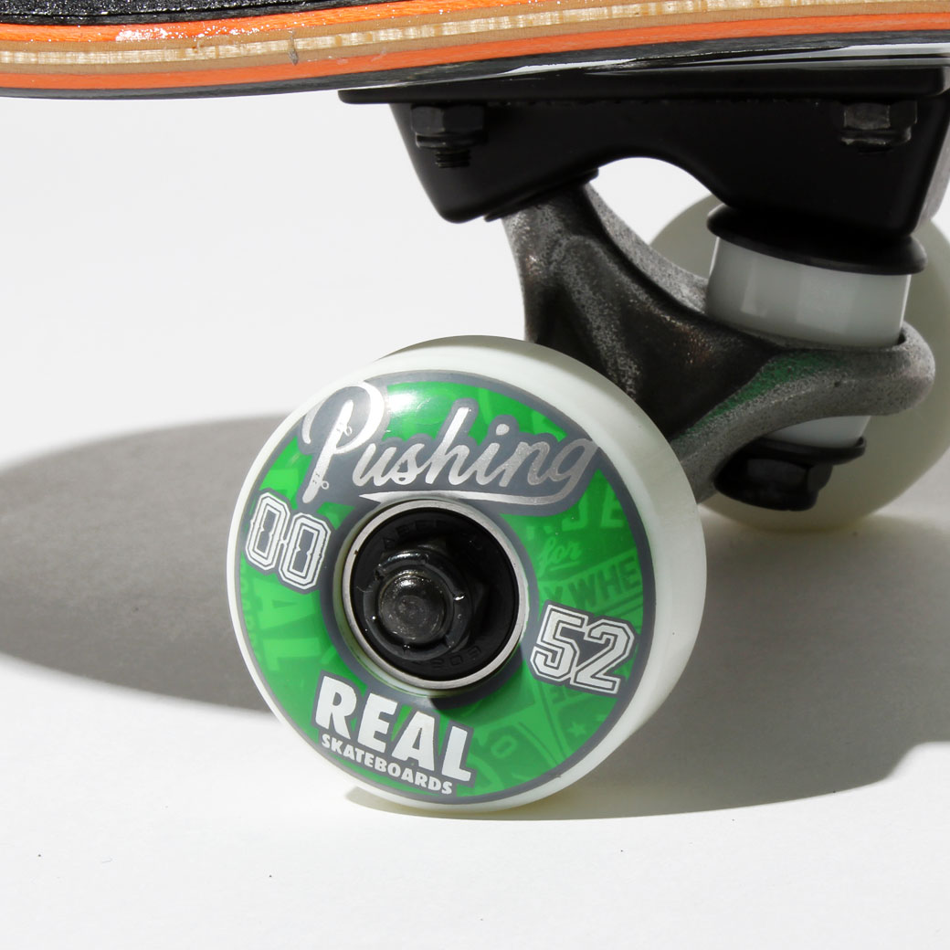 スケボー初心者におすすめ REAL コンプリートデッキ DROPOUT 8インチ