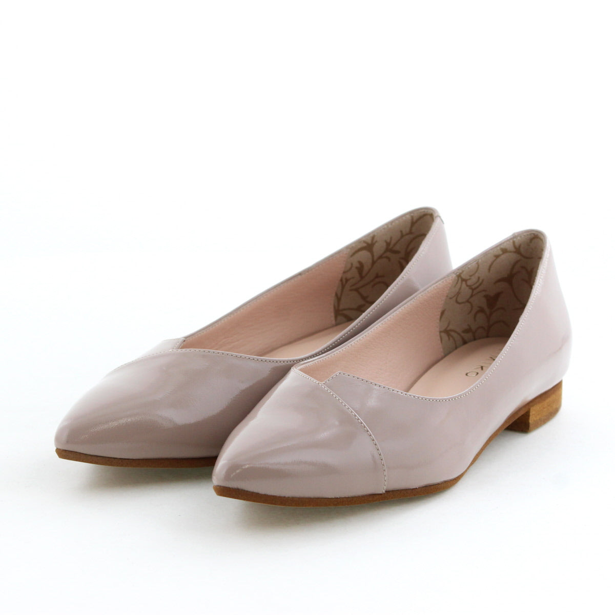 26SS新色追加】アシンメトリーVカットフラットパンプス/641316