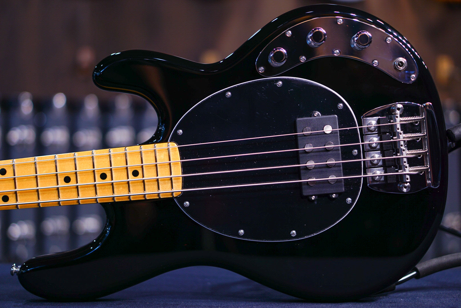 Ernie Ball Music Man Retro '70s StingRay Bass Black CB00624