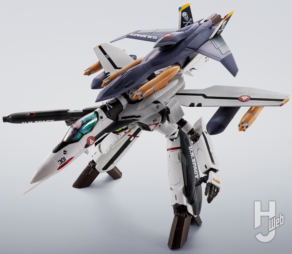 HI-METAL R VF-0S フェニックス（ロイ・フォッカー機）」が、QF-2200D