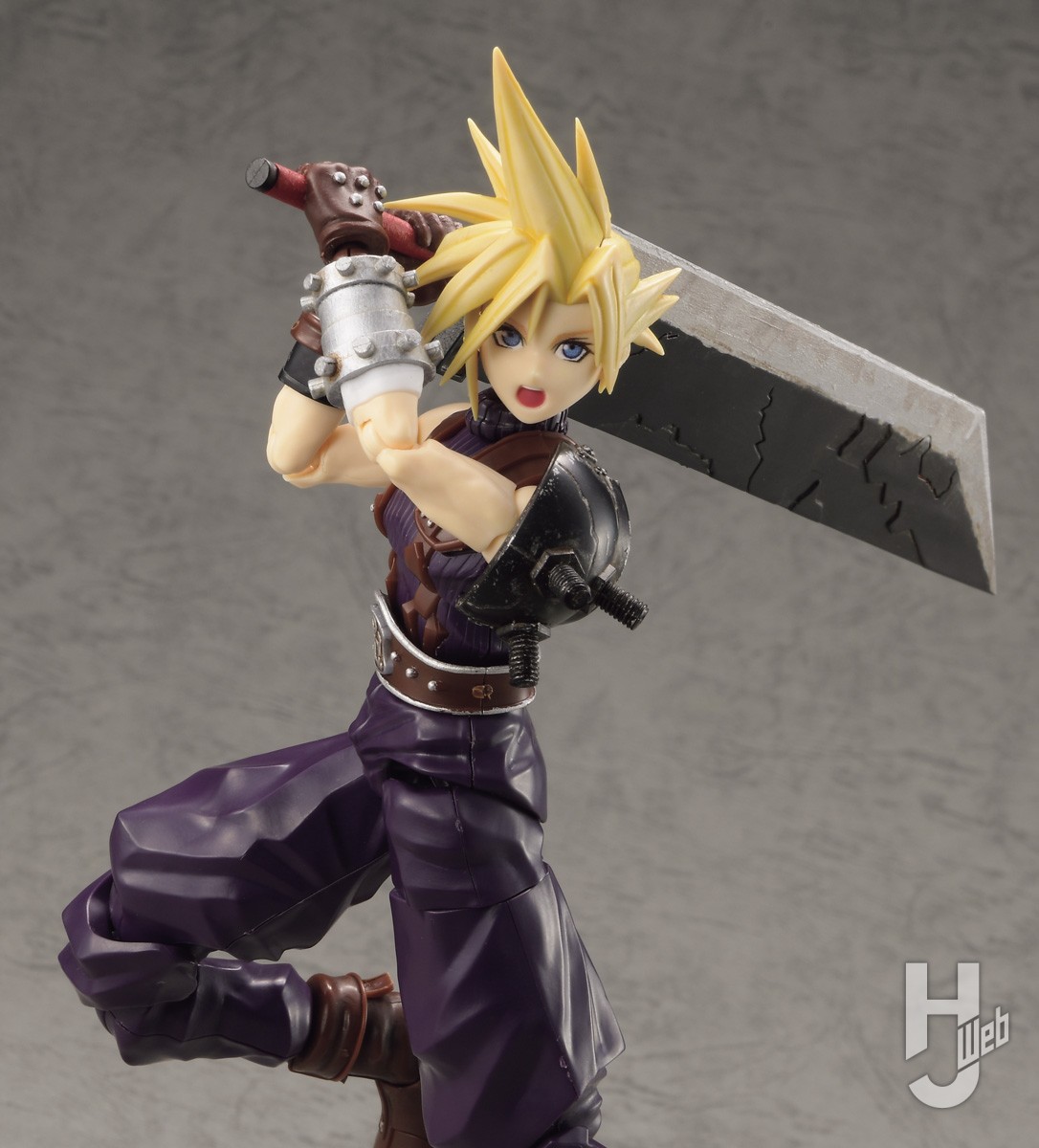 FF7』クラウド・ストライフのプラキットを組み立て最速レビュー
