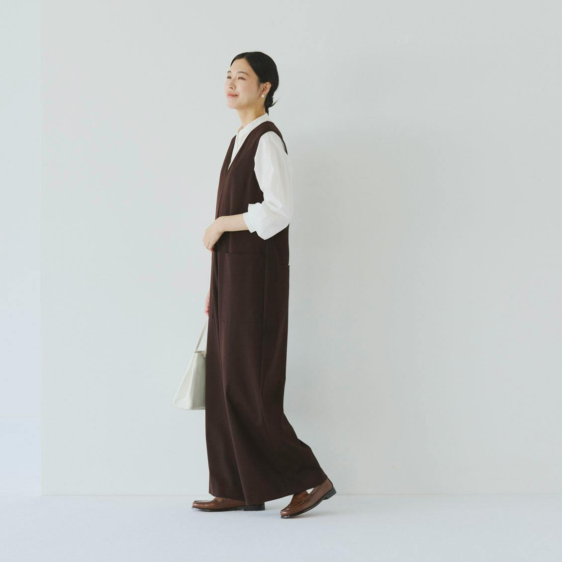 気軽に着られて、きれい見え」ポンチ素材のオールインワン - 北欧
