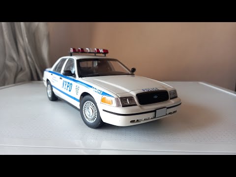 Autoart Ford Crown Victoria 1:18 Police Interceptor(NYPD) - YouTube
