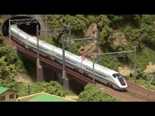 Nゲージ・鉄道模型 KATO E3系 秋田新幹線「こまち」 - YouTube