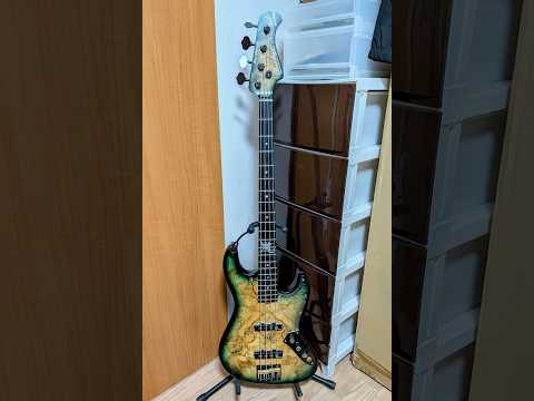 Bacchus WOODLINE4-20TH/BEB Sound Sample - YouTube