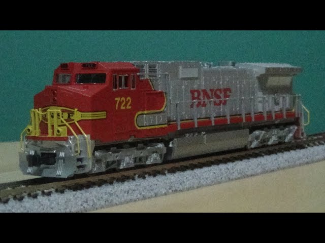 Kato 176-3510 | GE Dash 9 C44 9W Diesel Locomotive | BNSF