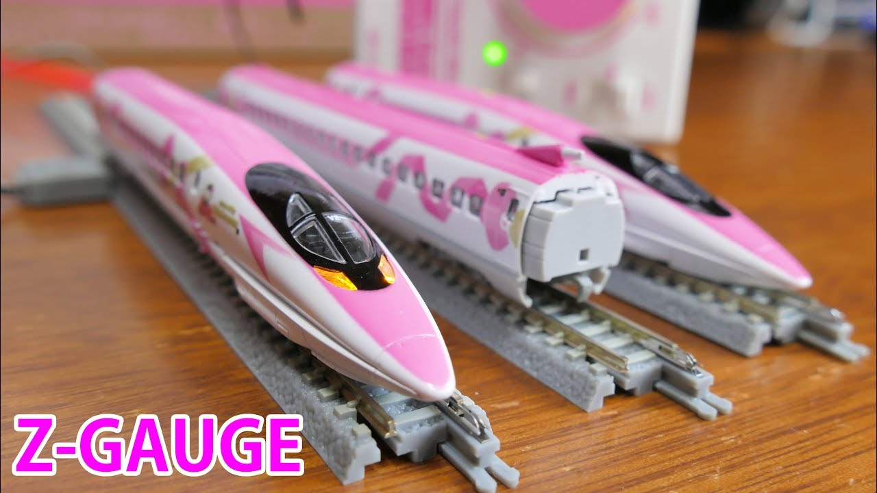 I borrowed the ROKUHAN Z gauge 500 series Hello Kitty Shinkansen