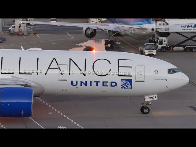 United Airlines Star Alliance Livery Boeing 777-200ER N77022