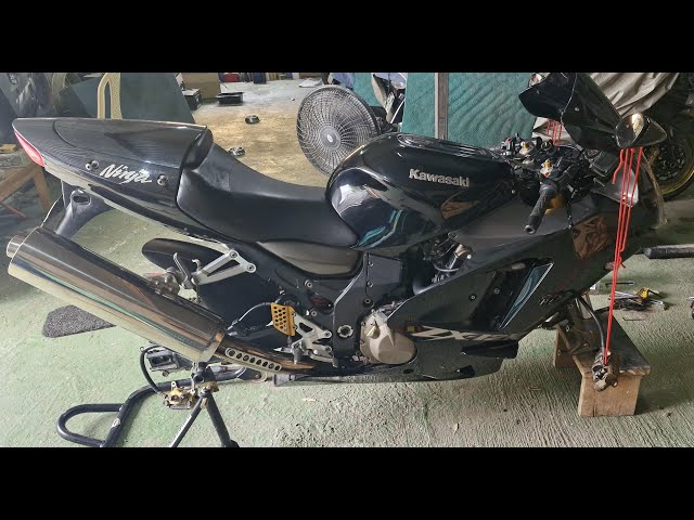 Kawasaki ZX12R I am getting there slowly! - YouTube