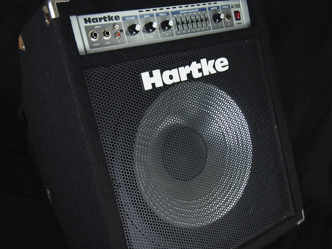 買取情報】ハートキーの100Wコンボアンプ！『Hartke A100』楽器奏庫