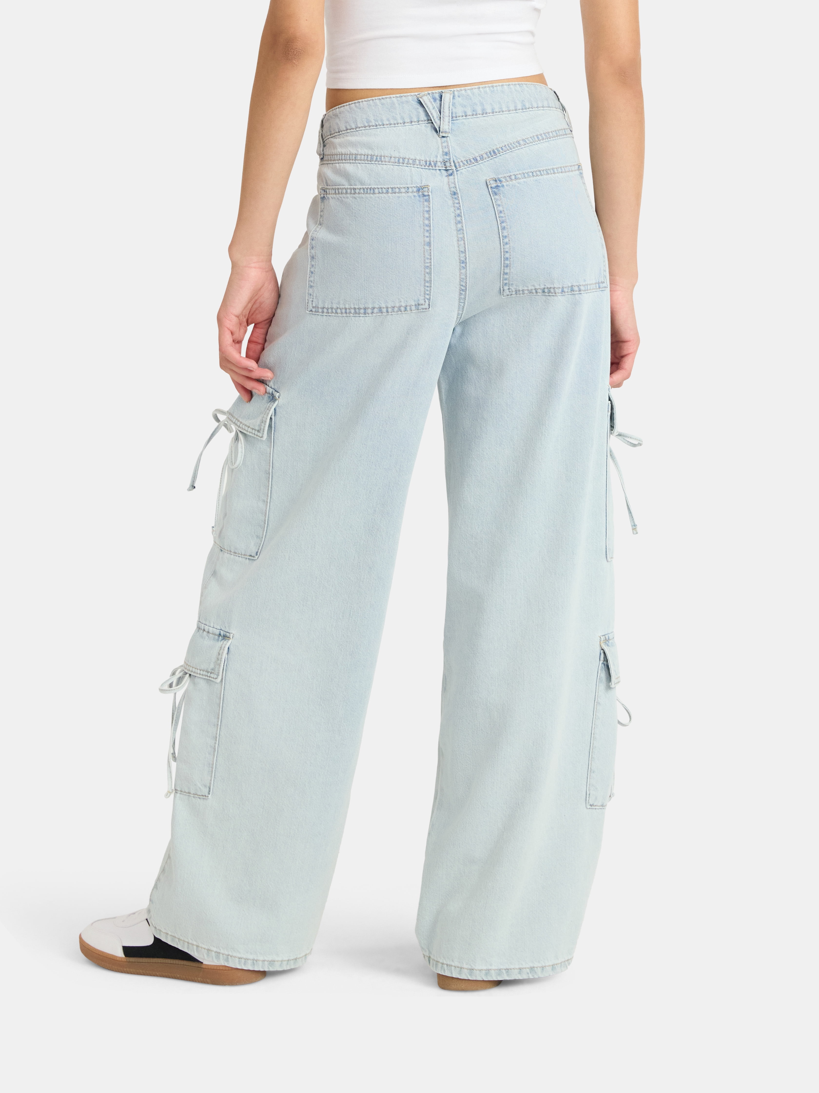 No Boundaries Bow Cargo Jeans, 30.5'' Inseam, Women's - Walmart.com