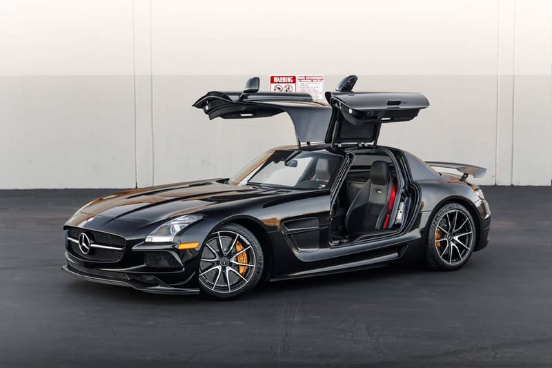 メルセデスベンツSLS AMGブラックシリーズがオークションに出品