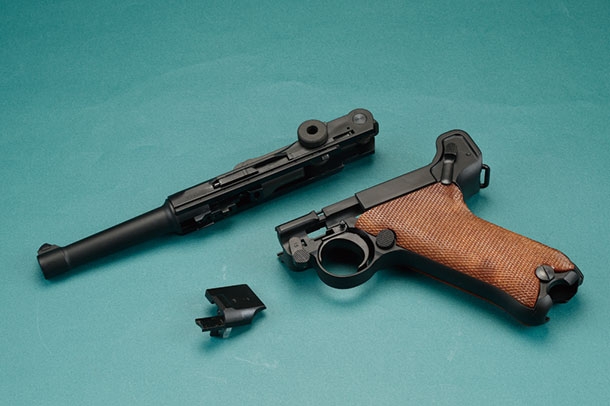 実銃の特徴であるトグルアクションをガスブローバックで再現「タナカ