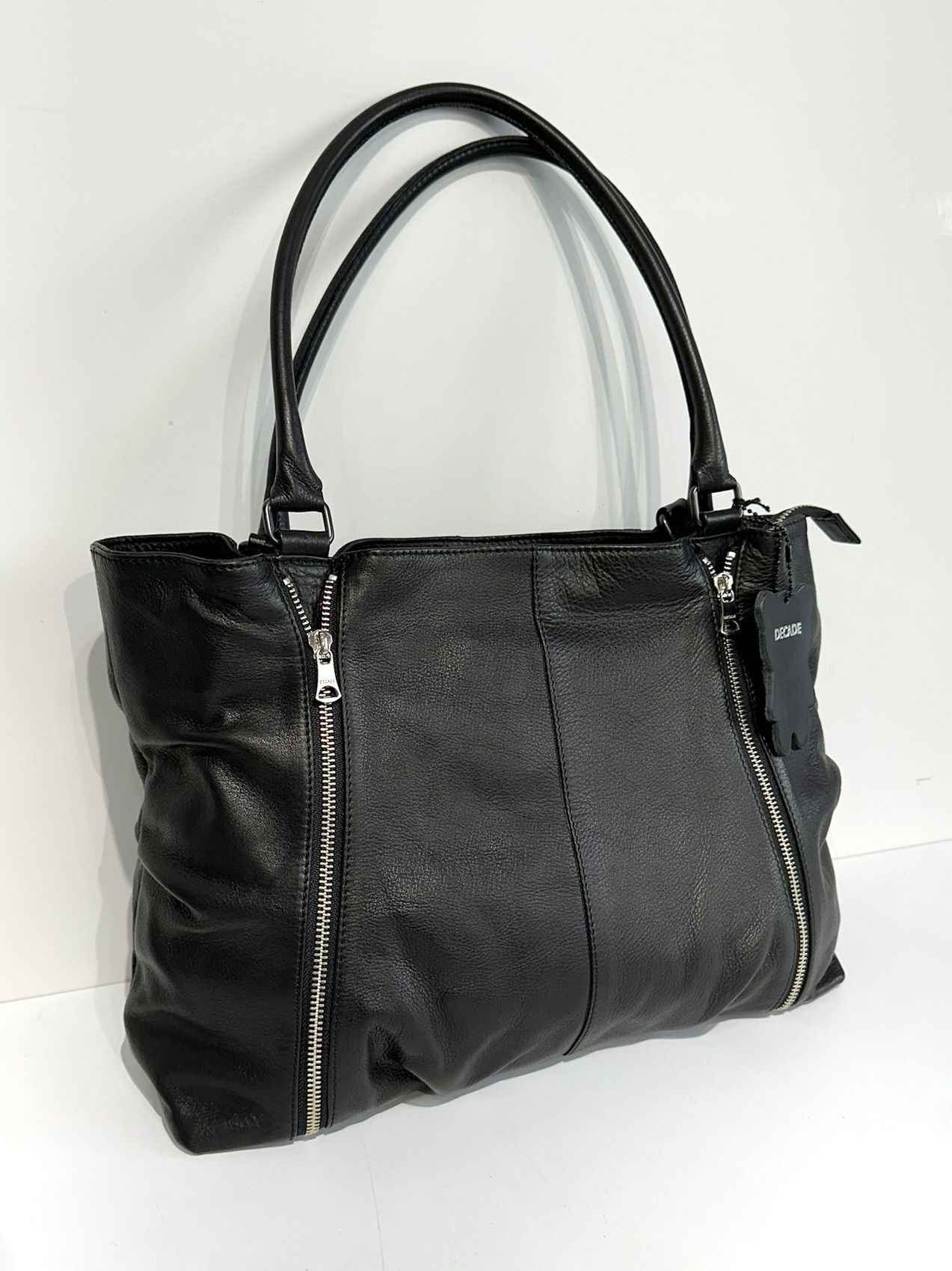 DECADE - オイルドカウレザー ダブルジップトートバッグ / DCD-01028