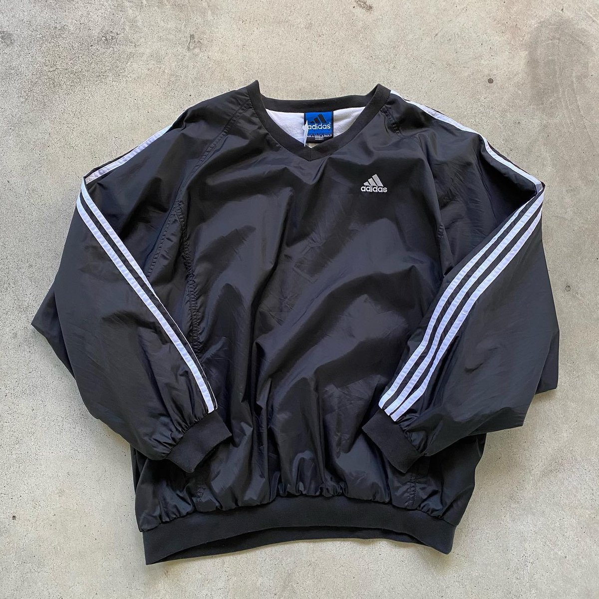 adidasナイロンVネックプルオーバー | CUSTOM FEVER