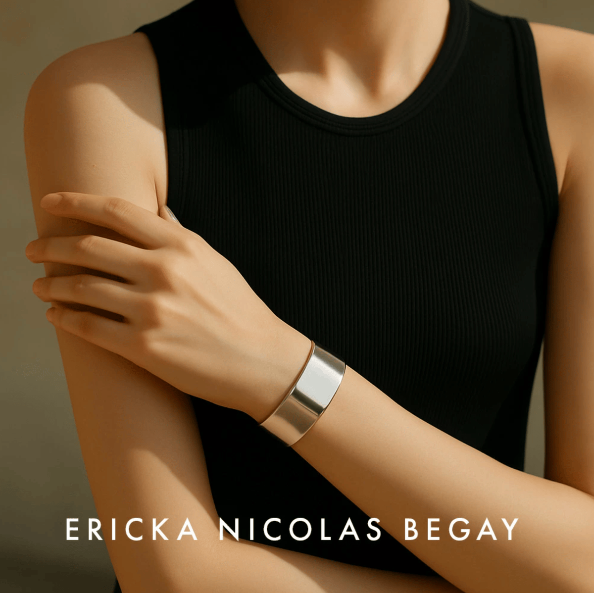 ERICKA NICOLAS BEGAY【25A ナバホ フラット プレーン バングル (Sサ