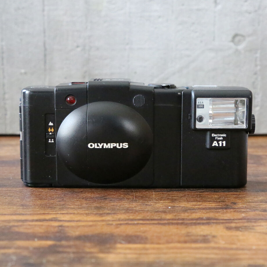 OLYMPUS】 XA2 フィルムカメラ（分解整備済・フラッシュA11付属・no01