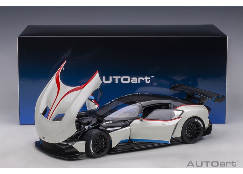 AUTOart 1/18 アストンマーチン ヴァルカン （メタリック・ホワイト