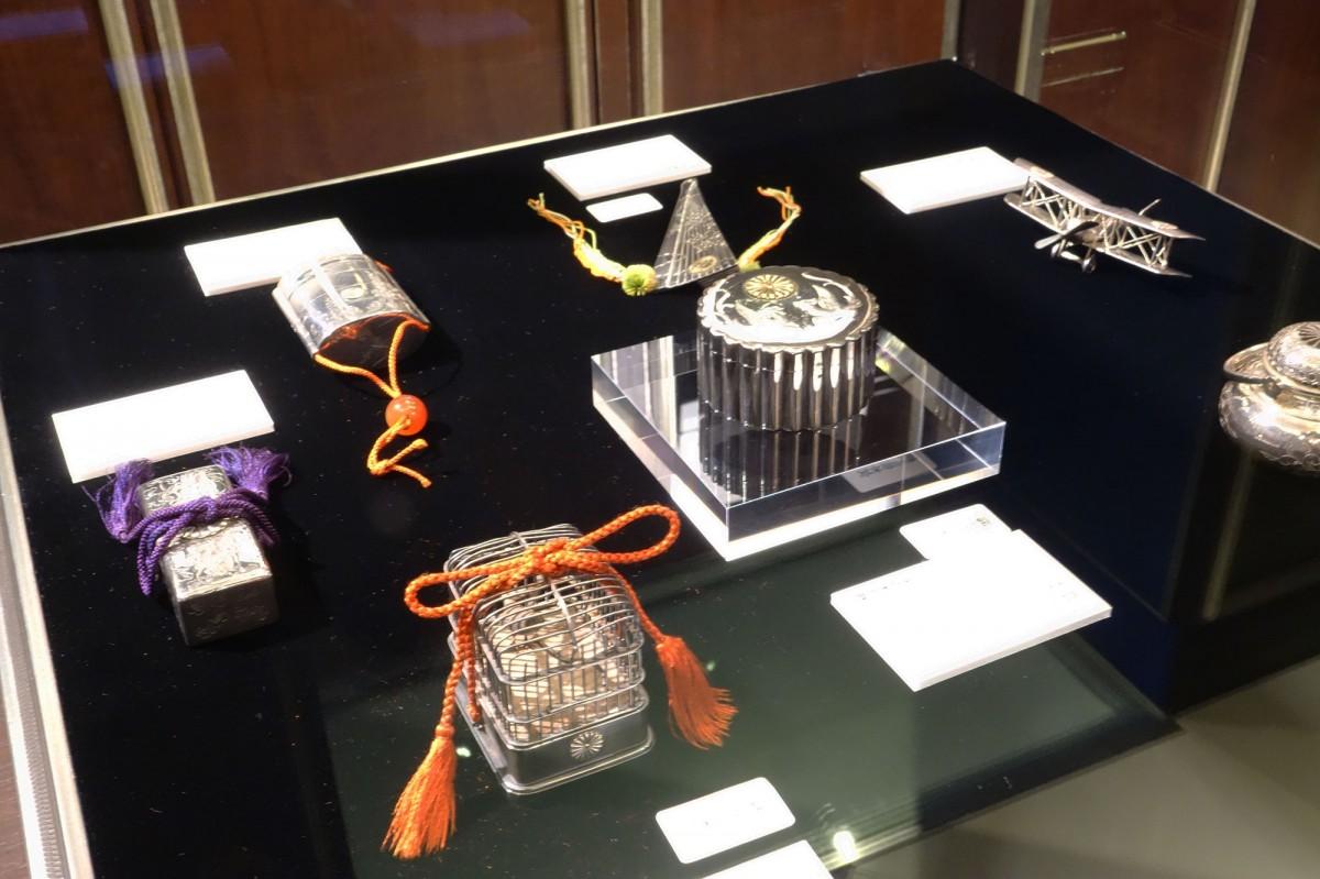 銀座で「皇室の銀製ボンボニエール展」 精緻な銀製菓子器40点 - 銀座