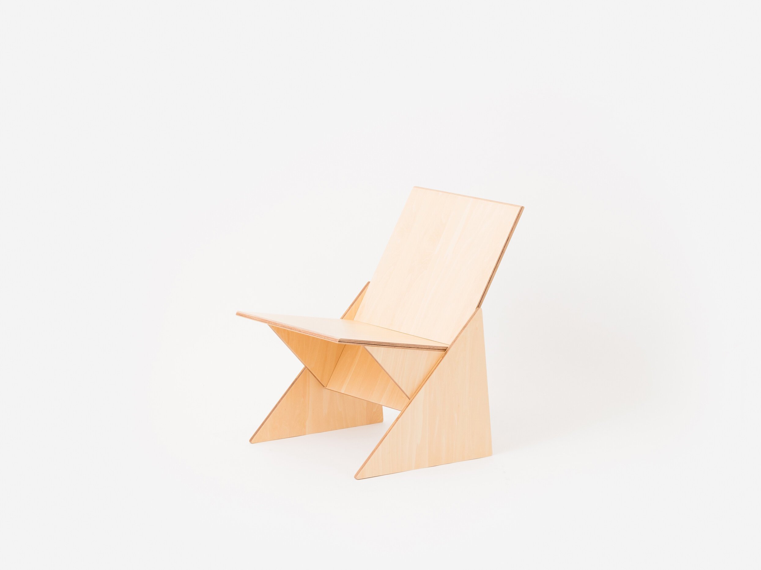 岩元航大がデザインした椅子SANKAKU CHAIR（dear sir/madam） — IDREIT