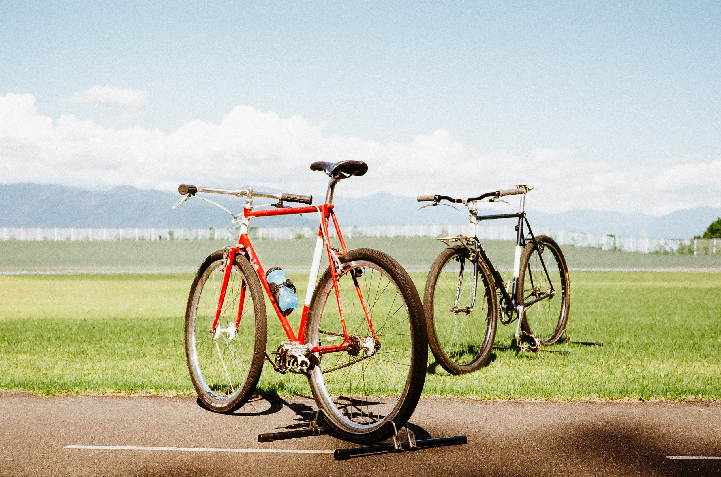 Flow Lab's Sunny: NJS Heritage Meets 650b Adventure — Slow Spin