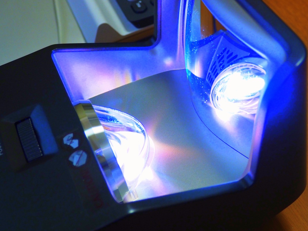 PC-Webzine - 11cmの距離から投影できる超短焦点LEDプロジェクター