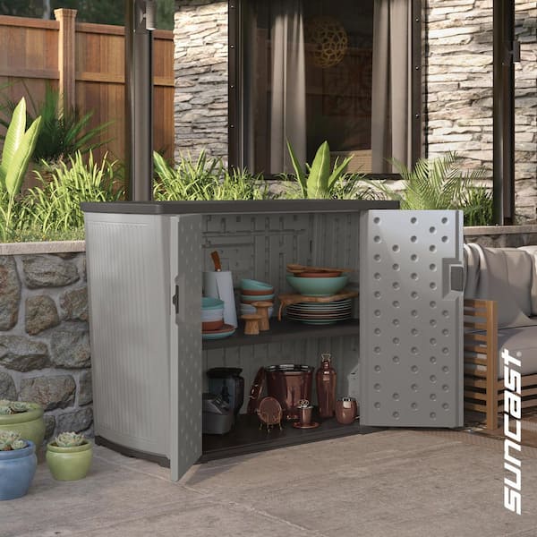 Suncast 130 Gal. Backyard Oasis Vertical Deck Box BMEO1000 - The