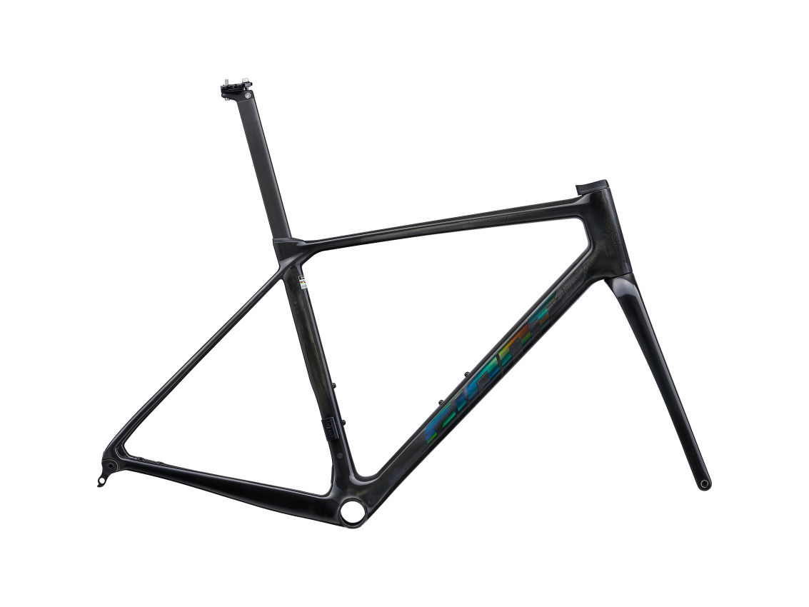 MY25-TCR-Advanced-Pro-FF_Color