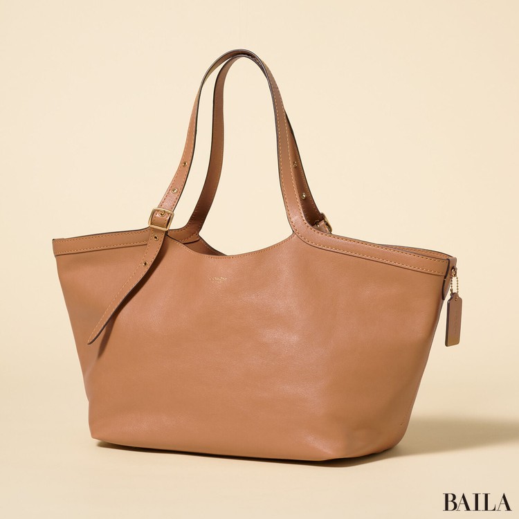 COACH（コーチ）」から大容量のレザートートが登場！ A4＆PCの通勤