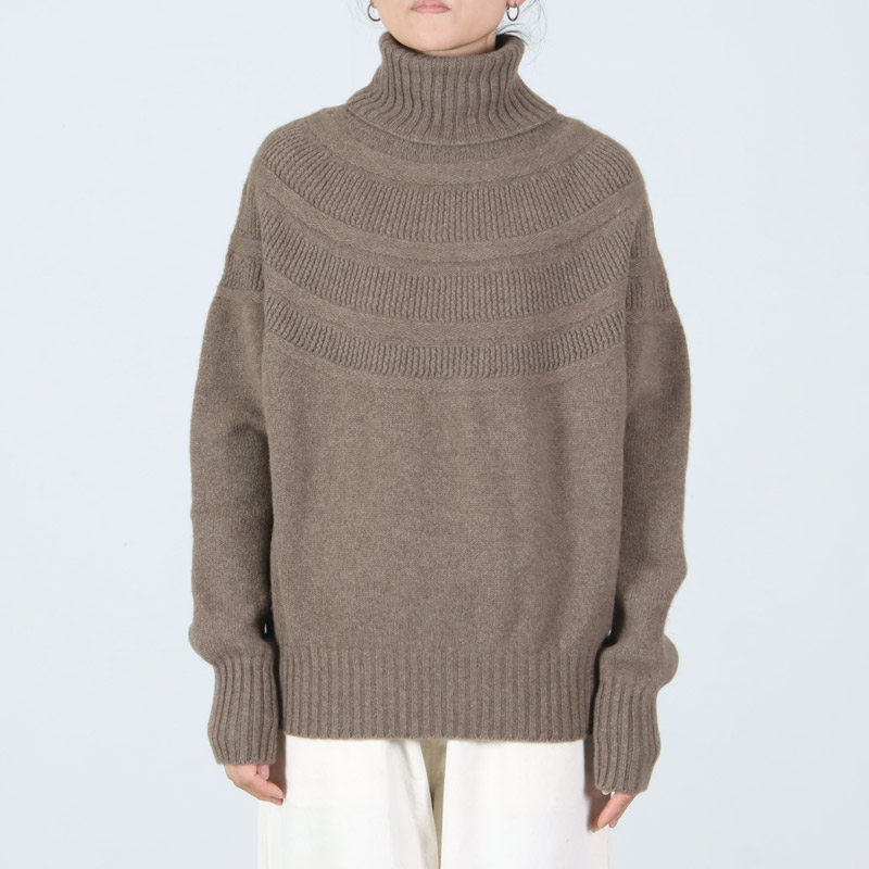 FACTORY (ファクトリー) ヤク レース柄オフタートルセーター